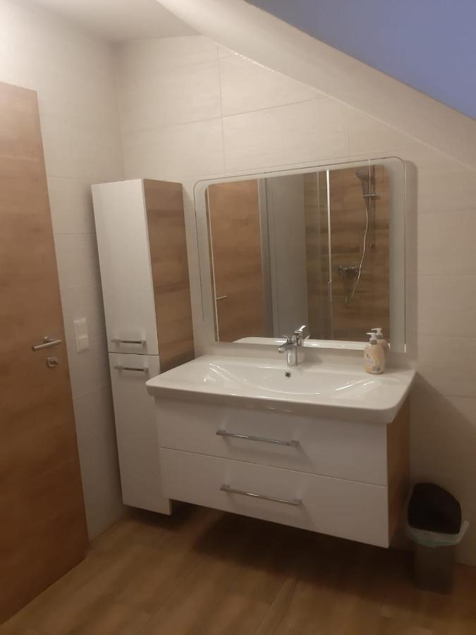 Ferienwohnung Anika Kleinlobming Luaran gambar